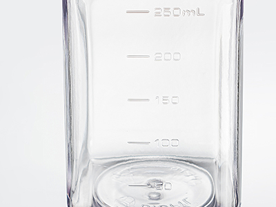 瓶身透明度高，刻度線清晰、準確